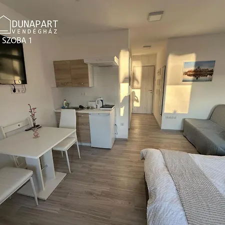 Pensjonat Dunapart Vendeghaz Ostrzyhom